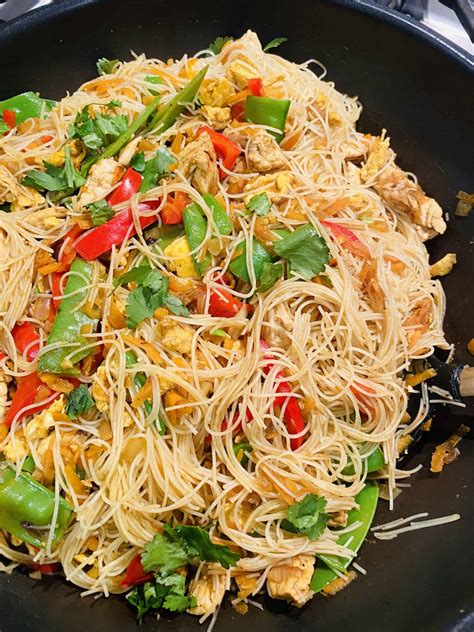 easy vegetarian singapore noodles recipe